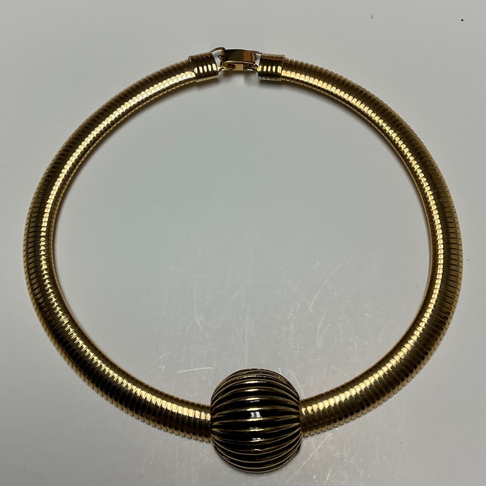 Elegant Gold and Black Choker Necklace